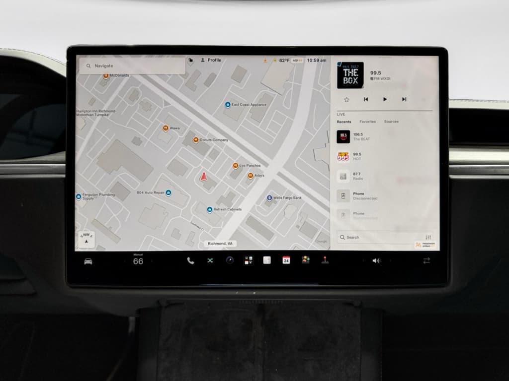 2023 Tesla Model X view 9