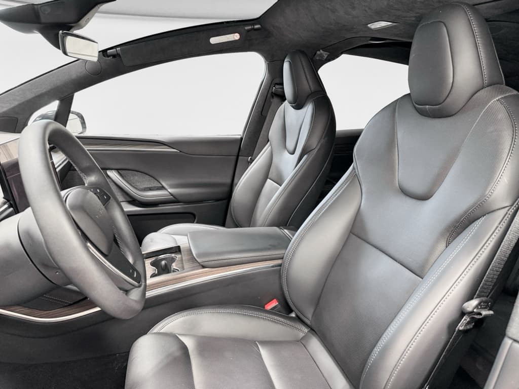 2023 Tesla Model X view 15