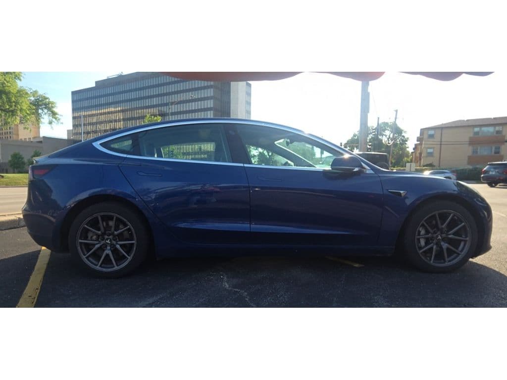 2019 Tesla Model 3 view 3