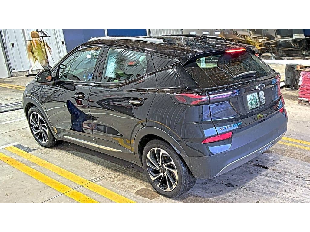 2023 Chevrolet Bolt EUV view 2