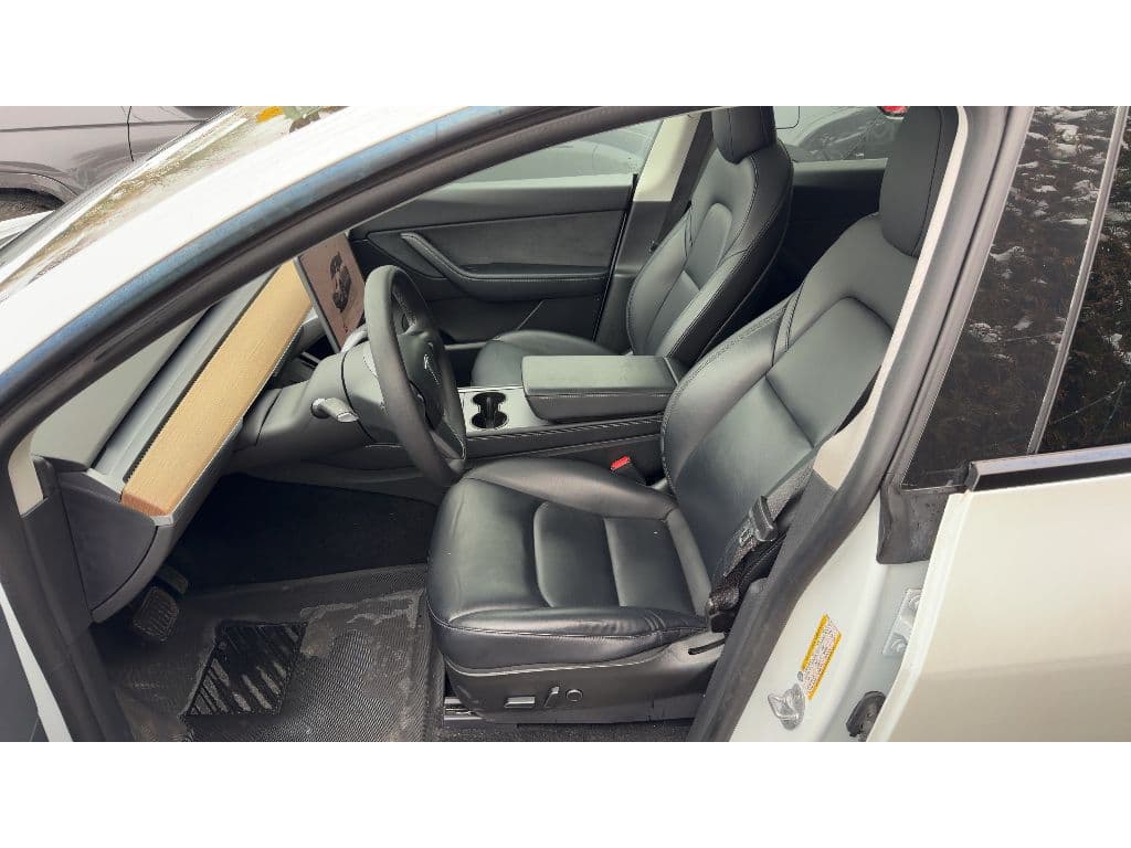 2022 Tesla Model Y view 5