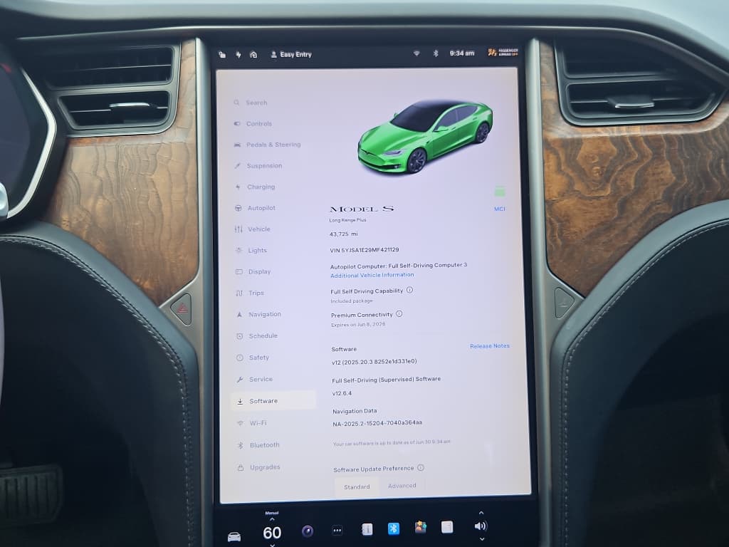 2021 Tesla Model S view 10