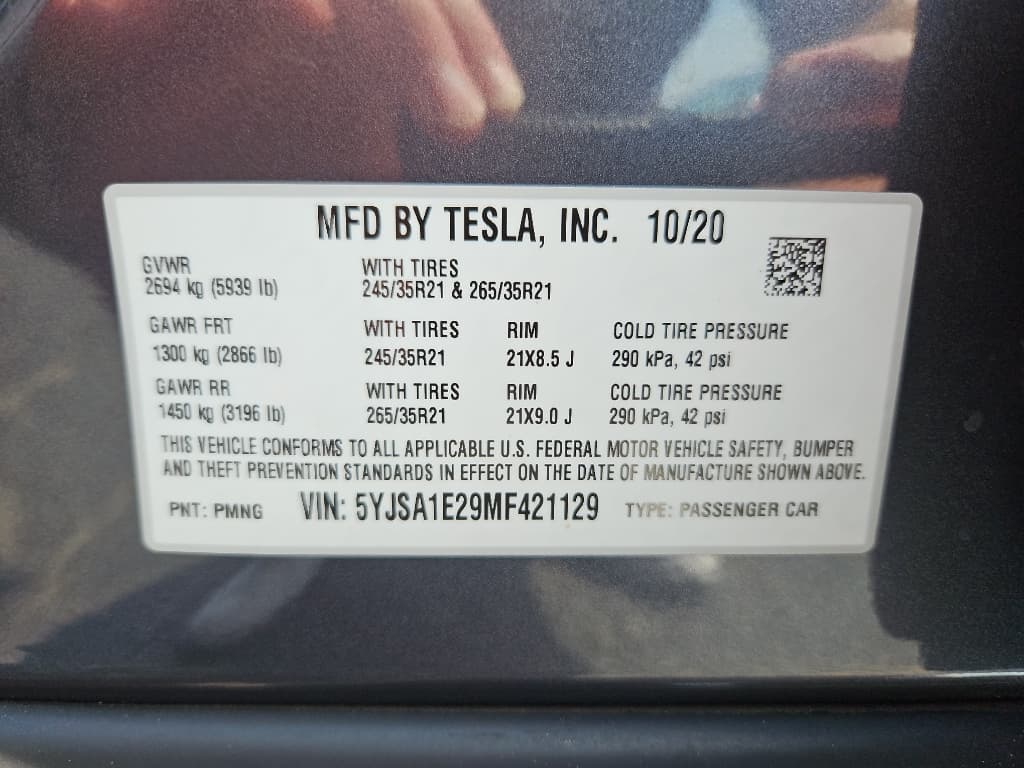 2021 Tesla Model S view 22