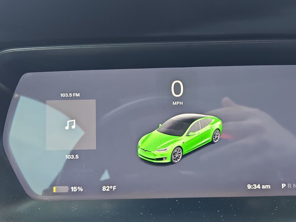 2021 Tesla Model S view 9