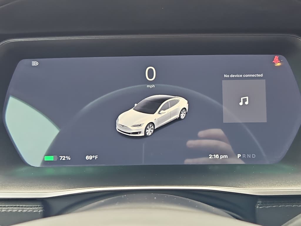 2021 Tesla Model S view 10