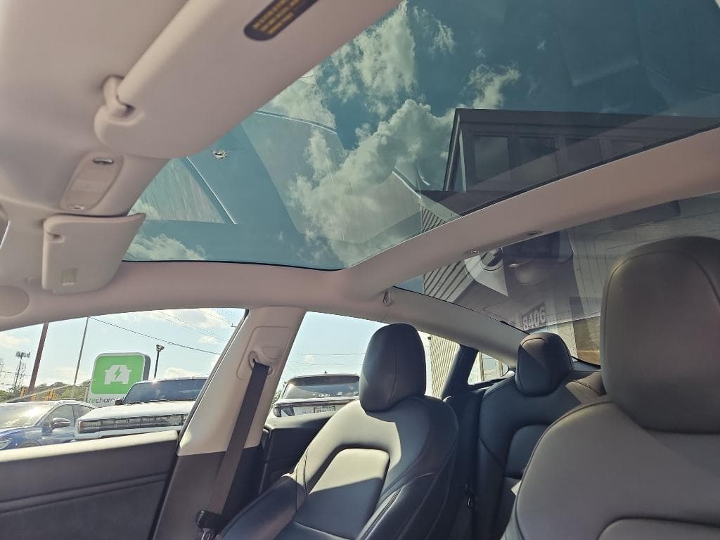 2019 Tesla Model 3 view 16