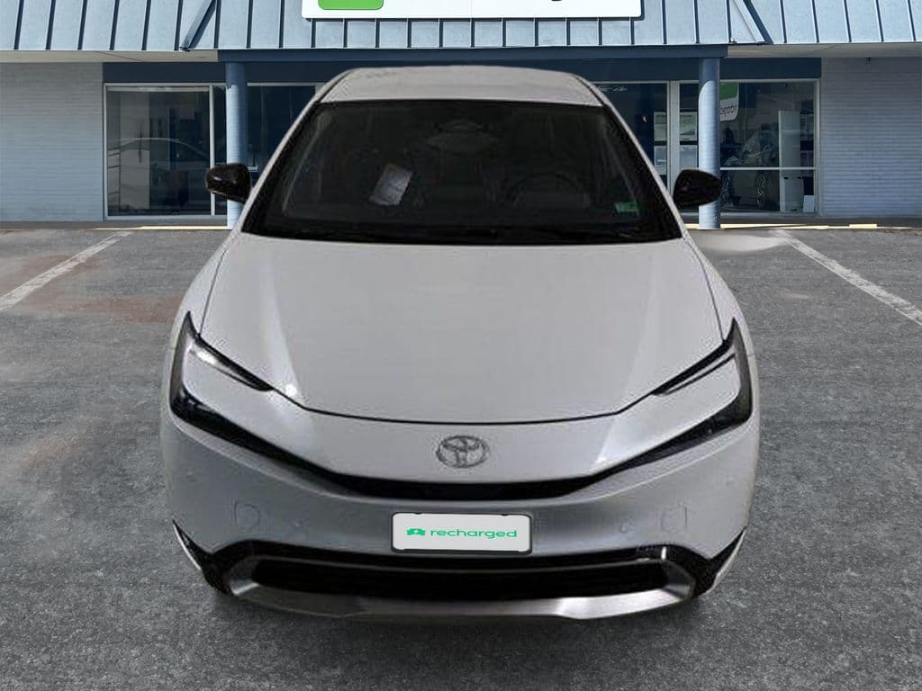 2025 Toyota Prius Prime view 2