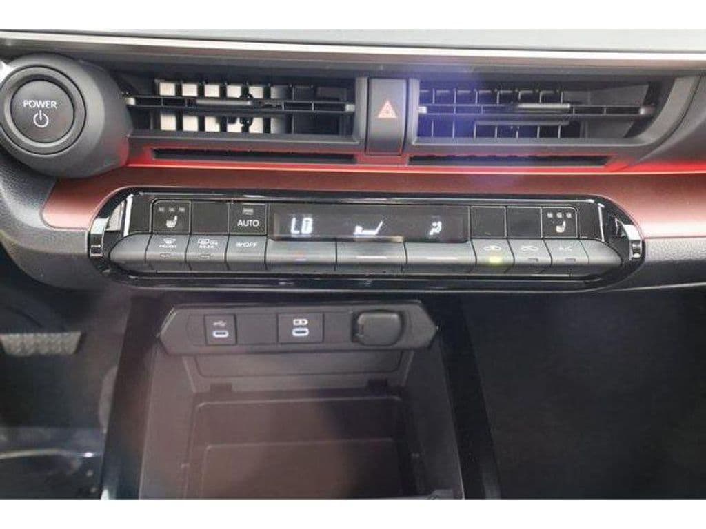 2025 Toyota Prius Prime view 26