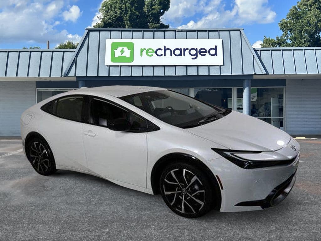 2025 Toyota Prius Prime view 3