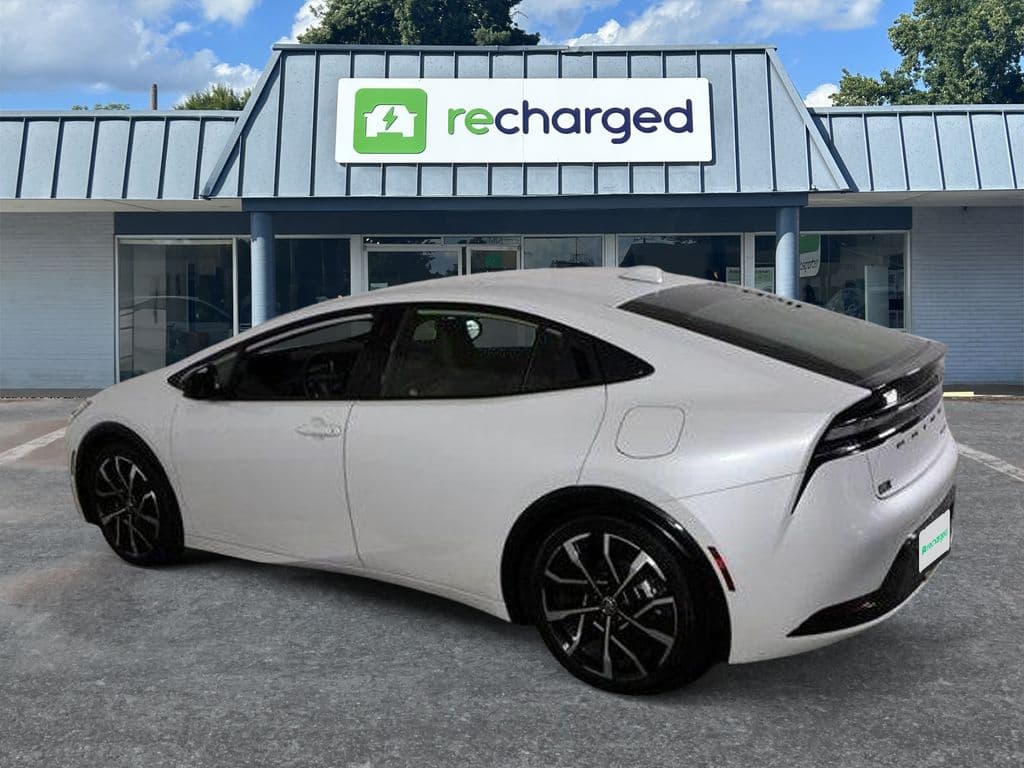 2025 Toyota Prius Prime view 5