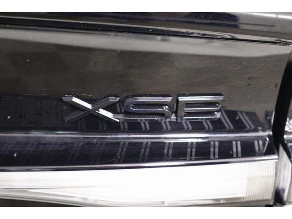 2025 Toyota Prius Prime view 10