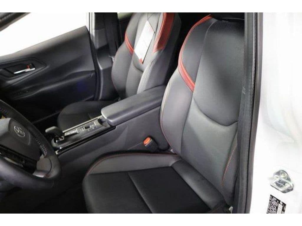 2025 Toyota Prius Prime view 17