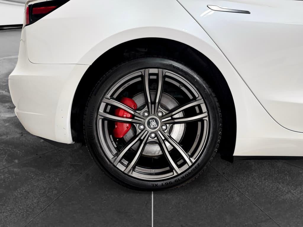 2023 Tesla Model 3 view 35