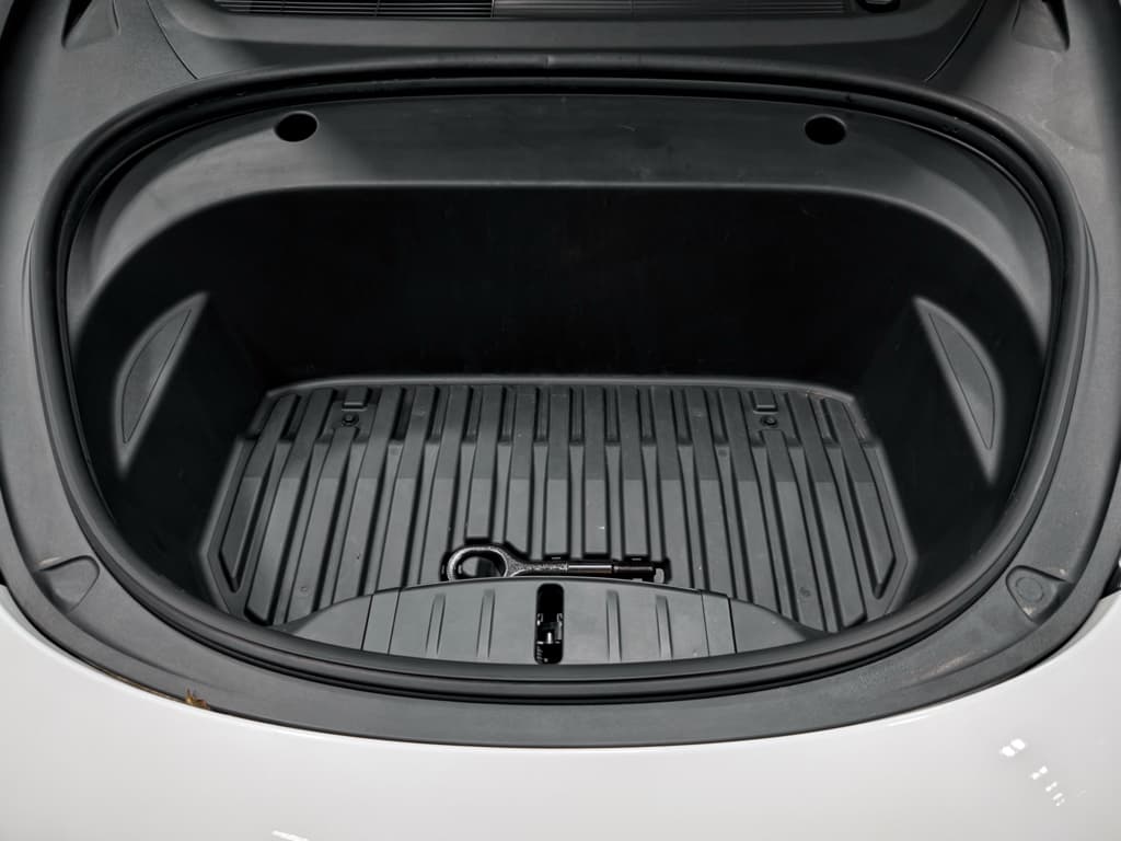 2023 Tesla Model 3 view 24