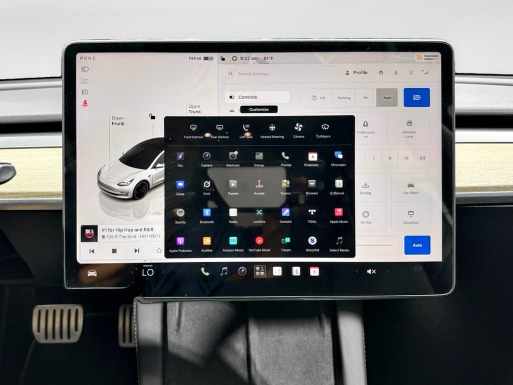2023 Tesla Model 3 view 9