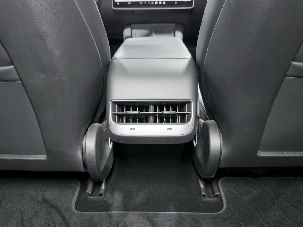 2023 Tesla Model 3 view 19