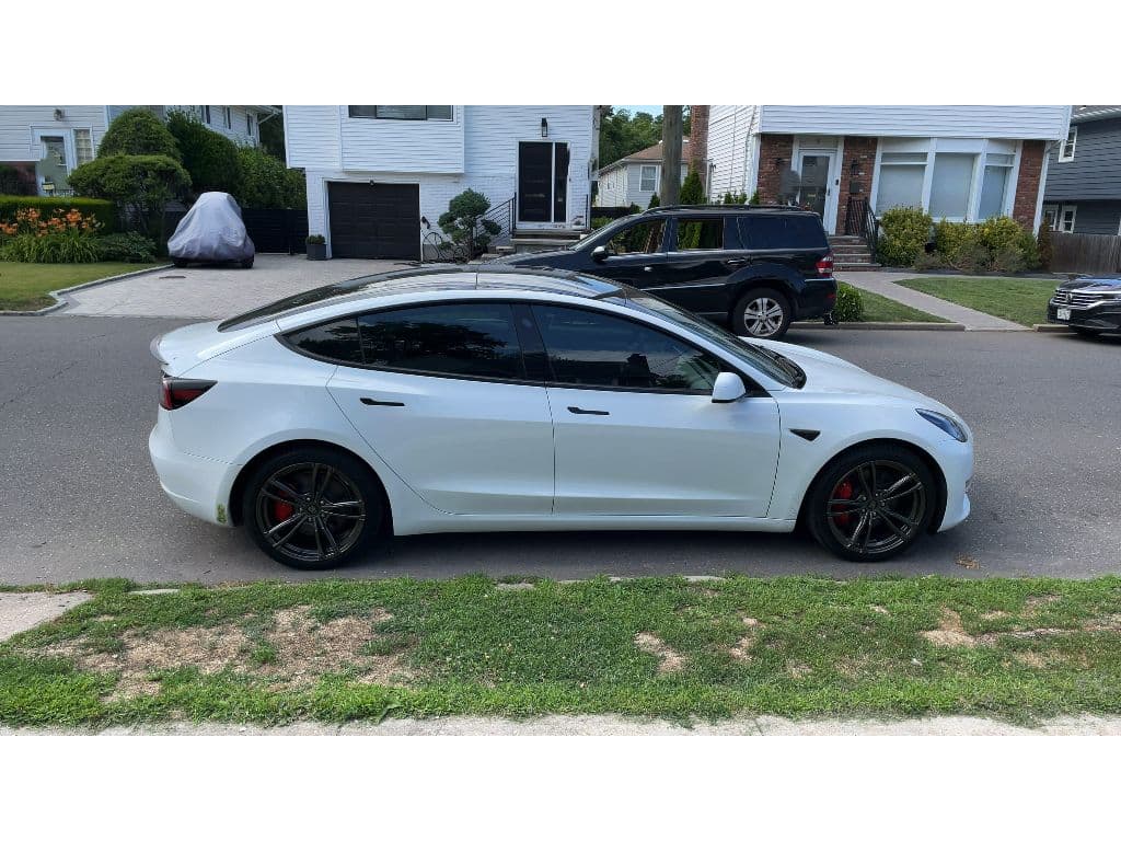 2023 Tesla Model 3 view 3