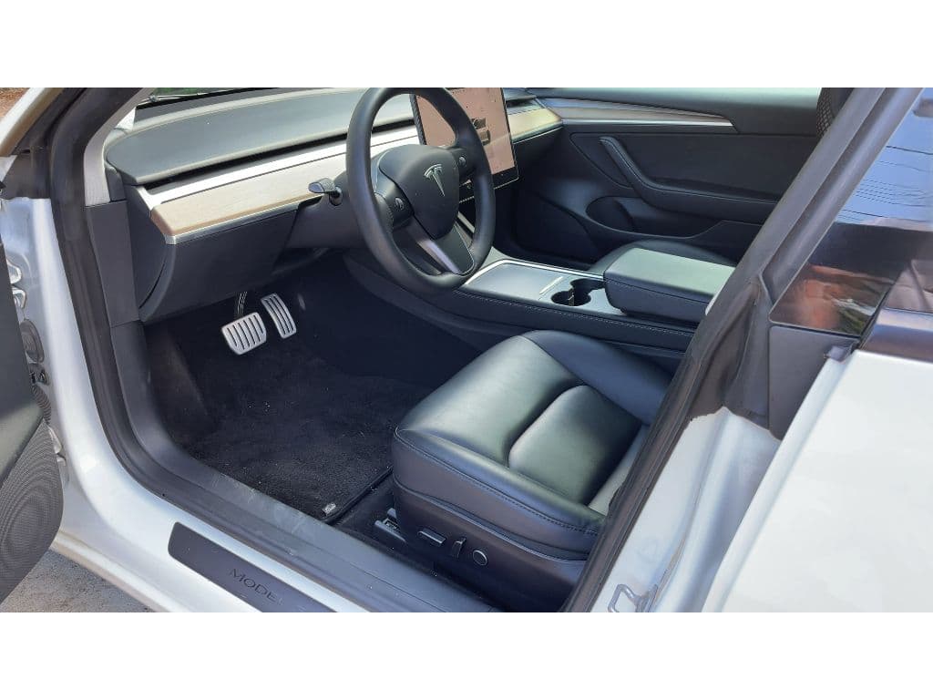 2023 Tesla Model 3 view 5