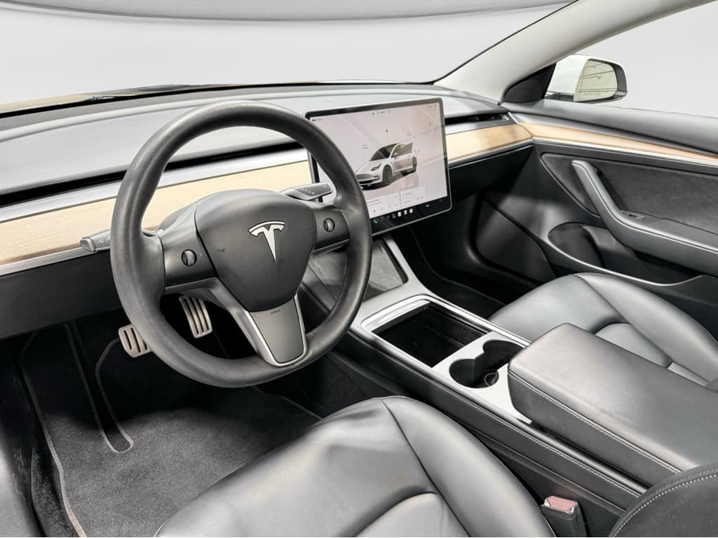 2023 Tesla Model 3 view 16