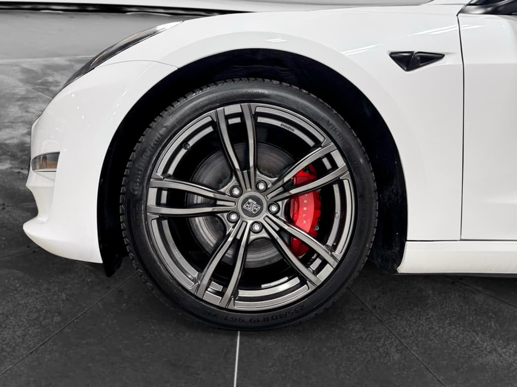 2023 Tesla Model 3 view 29