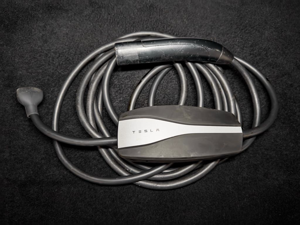 2023 Tesla Model 3 view 6