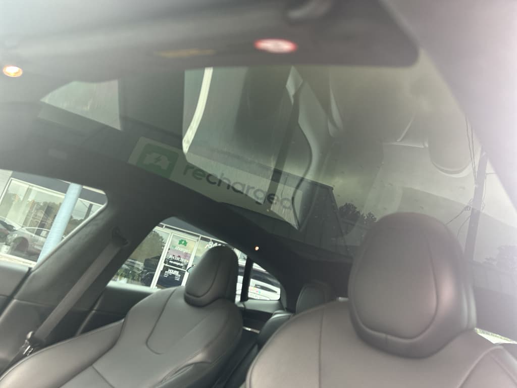2021 Tesla Model S view 16