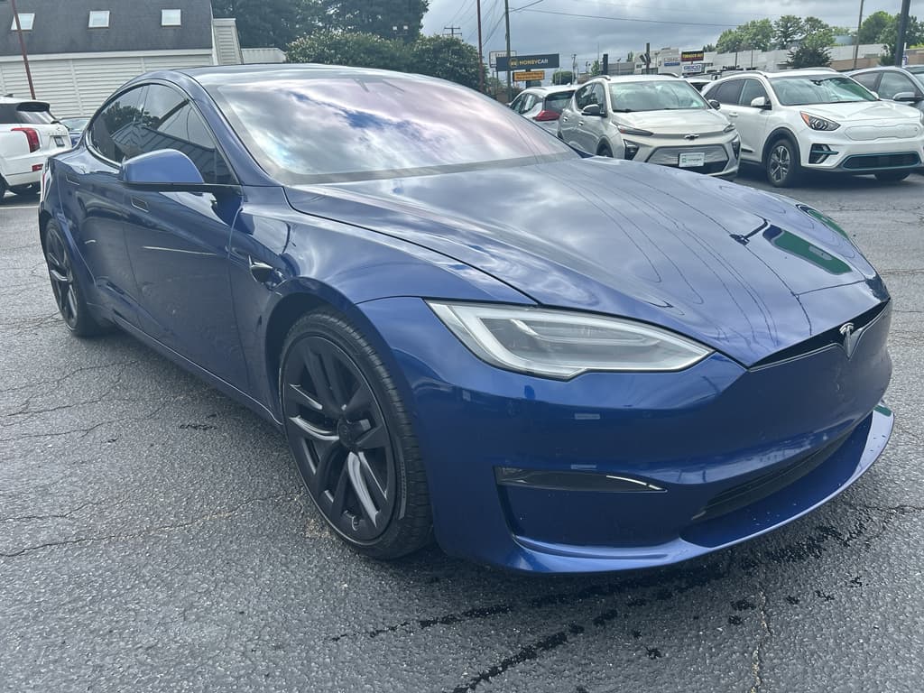 2021 Tesla Model S view 4