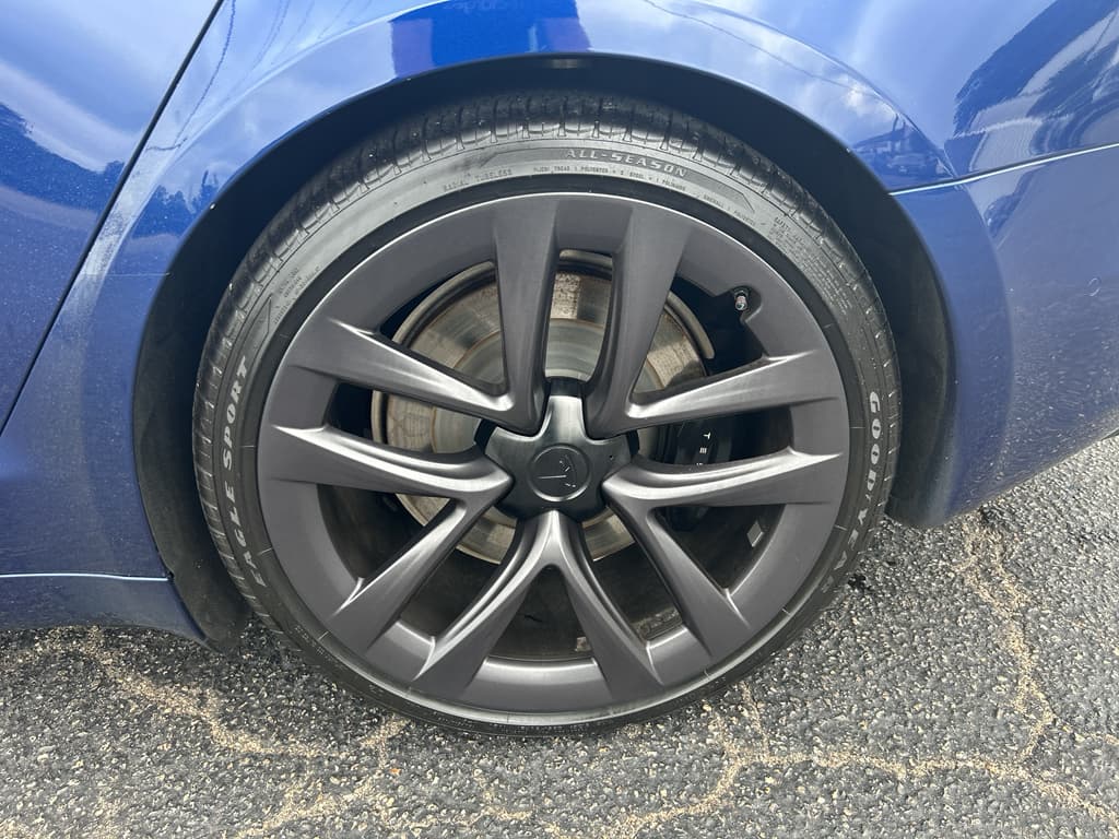 2021 Tesla Model S view 29