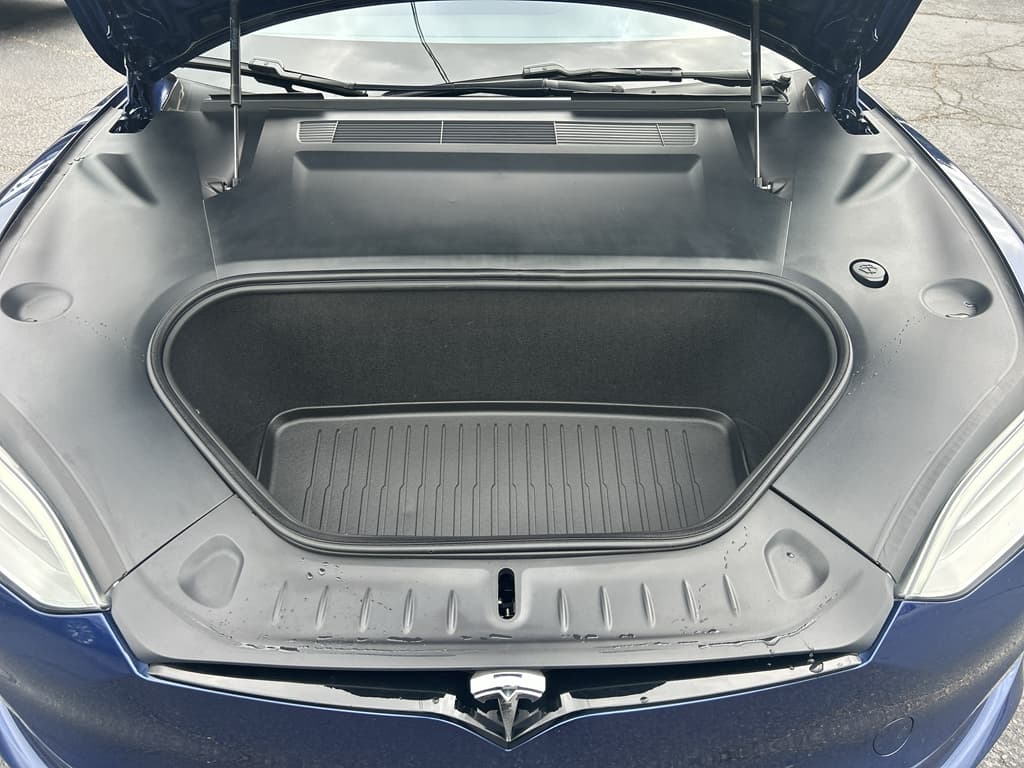 2021 Tesla Model S view 20
