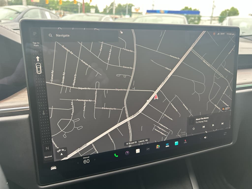 2021 Tesla Model S view 8