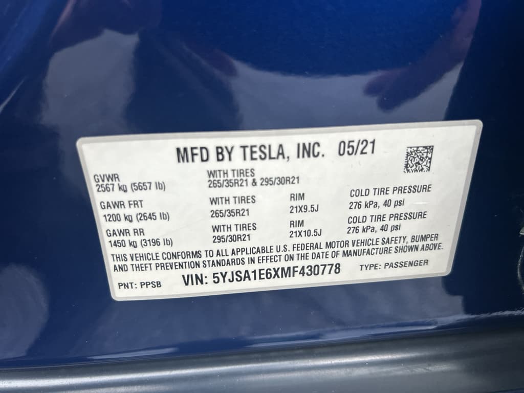 2021 Tesla Model S view 22