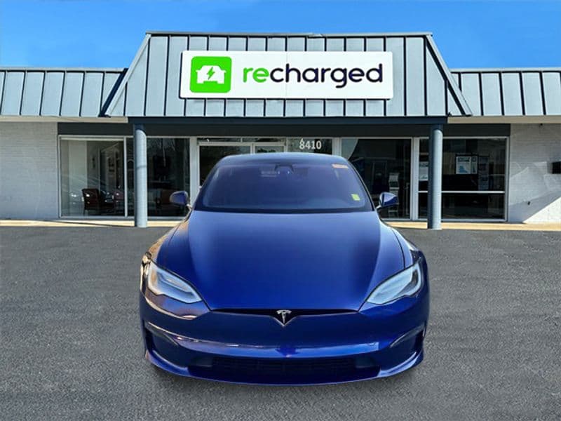 2021 Tesla Model S view 2