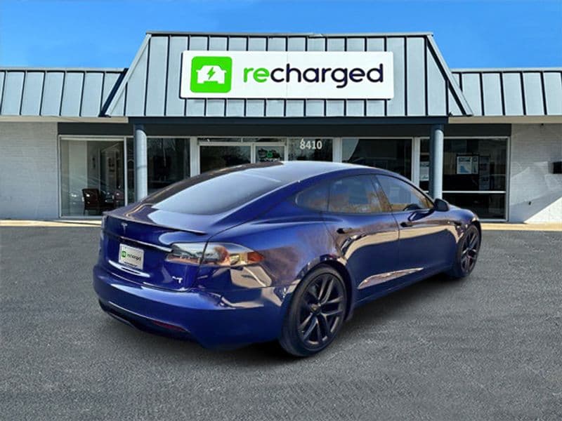 2021 Tesla Model S view 6