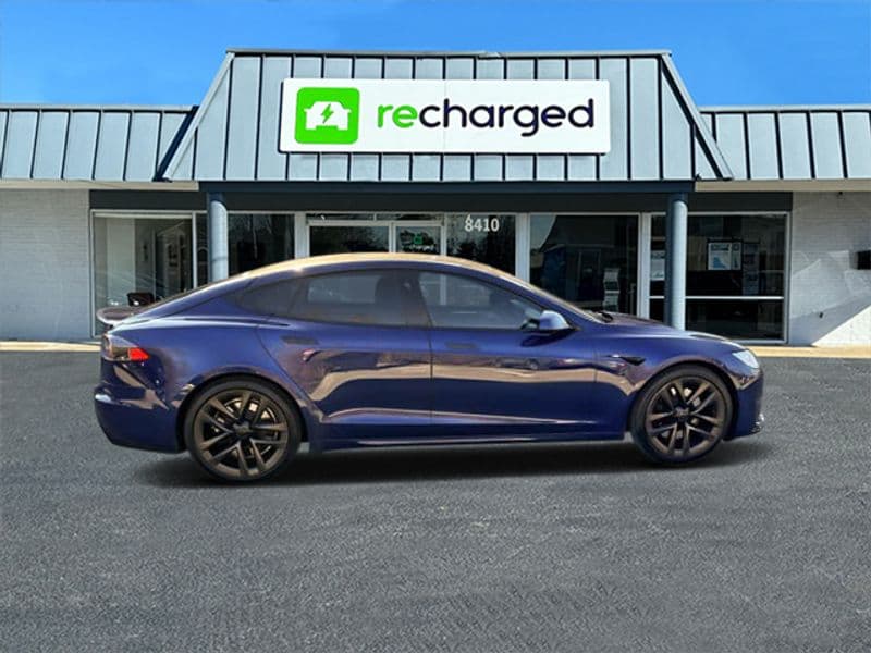 2021 Tesla Model S view 7