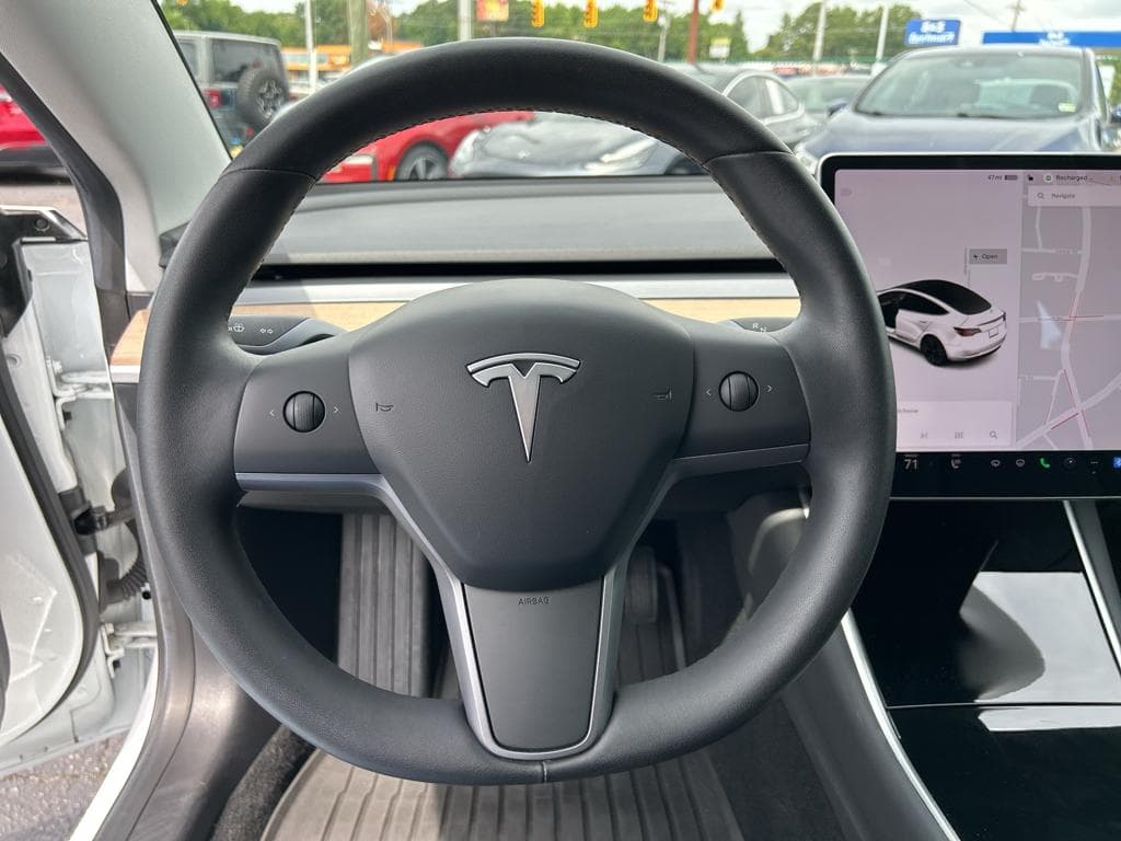 2019 Tesla Model 3 view 7