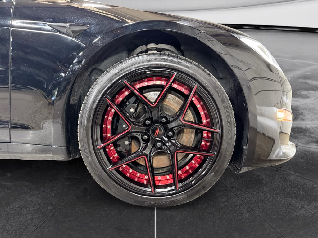2021 Tesla Model S view 36