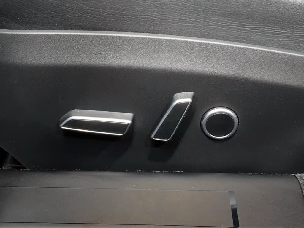 2021 Tesla Model S view 6