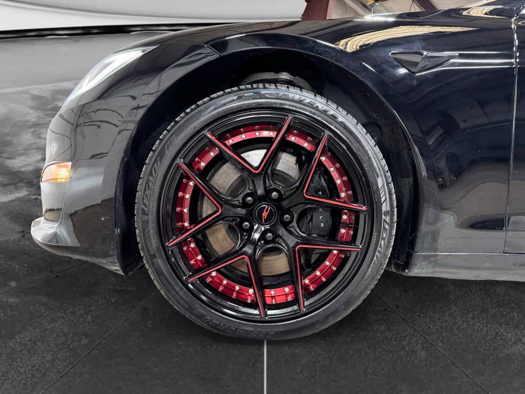 2021 Tesla Model S view 30