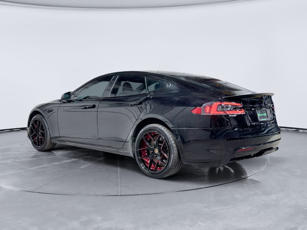 2021 Tesla Model S view 2