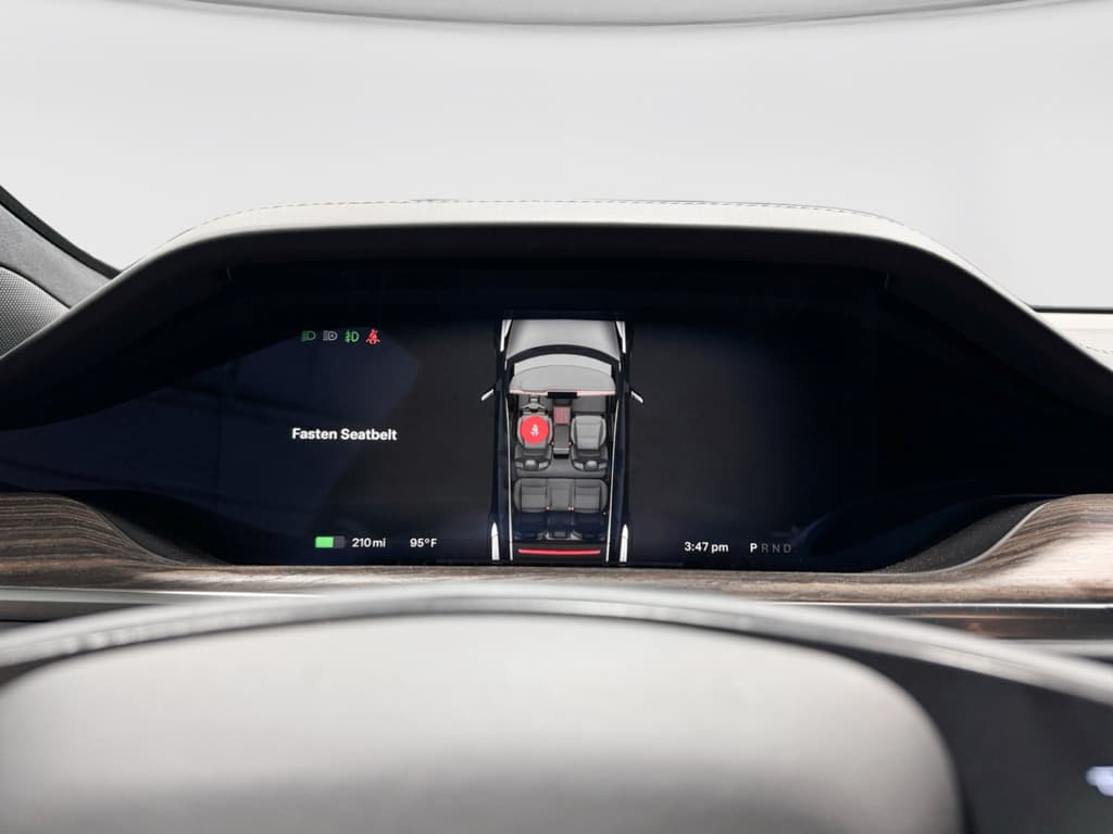 2021 Tesla Model S view 8