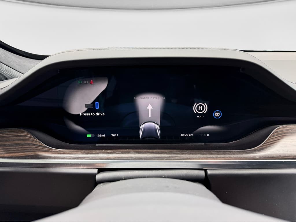 2021 Tesla Model S view 9