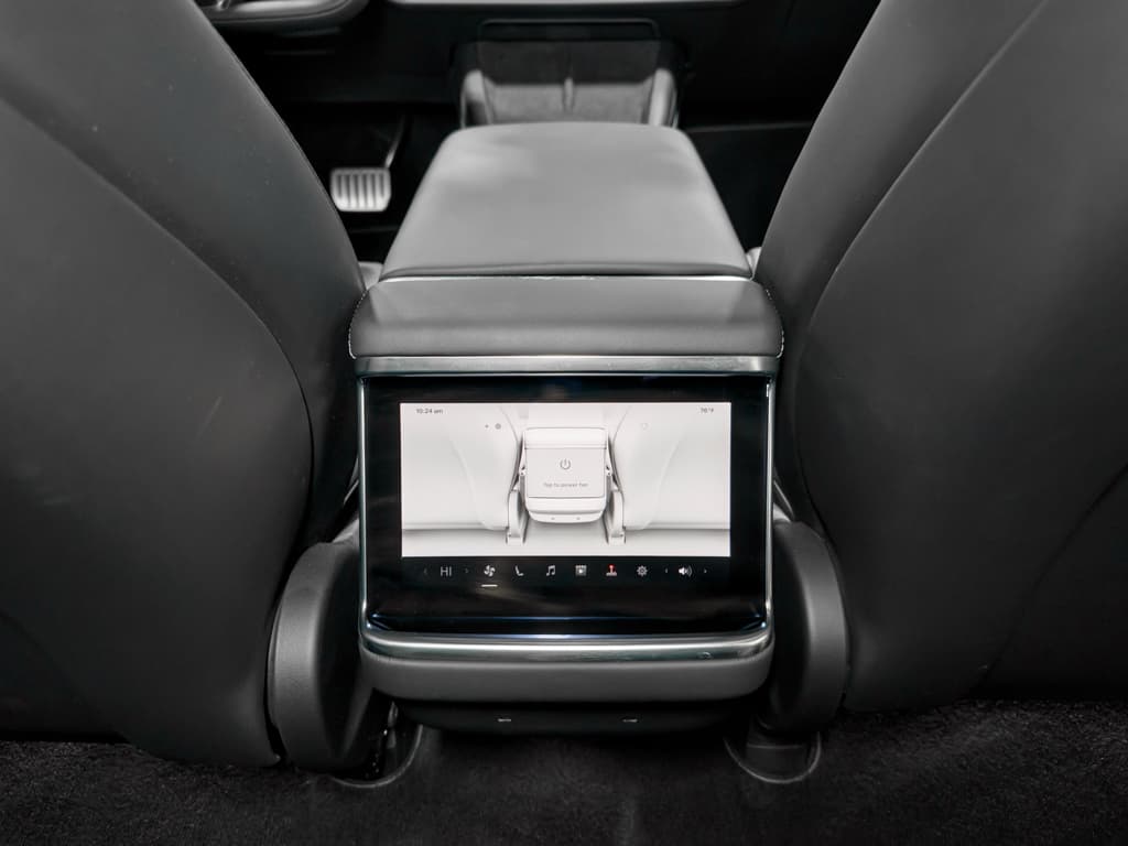 2021 Tesla Model S view 20