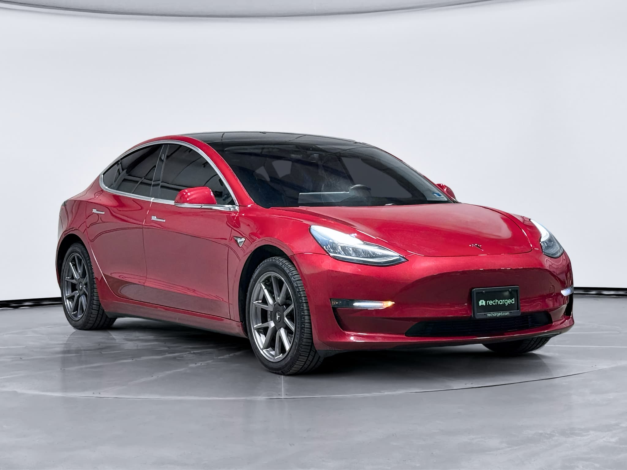 2019 Tesla Model 3 view 4