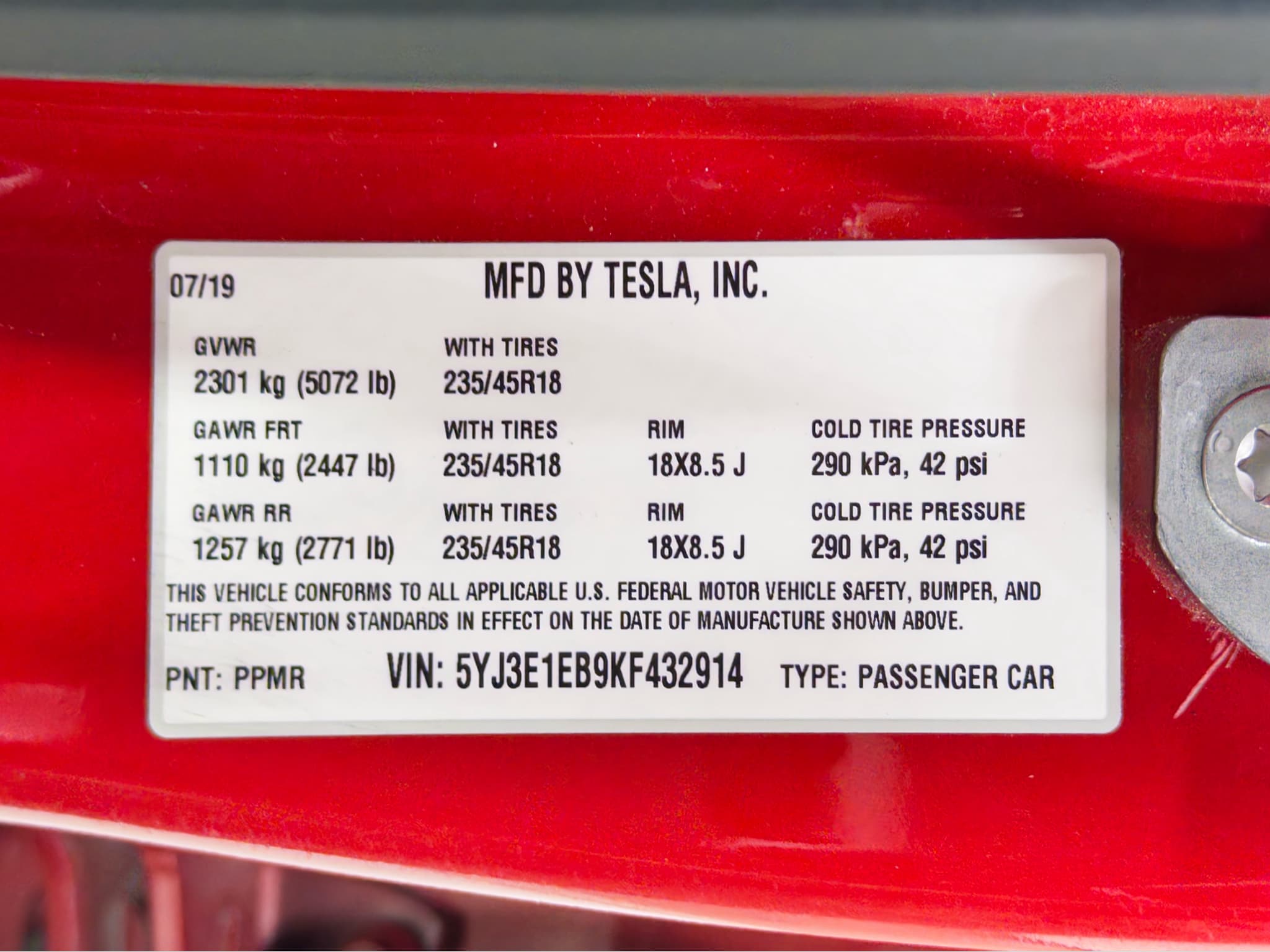 2019 Tesla Model 3 view 28