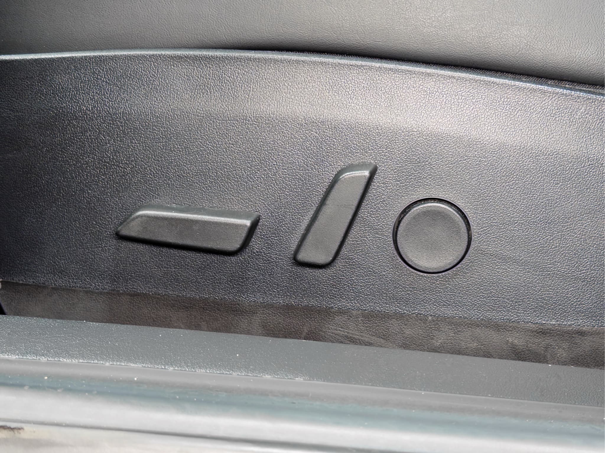 2019 Tesla Model 3 view 7