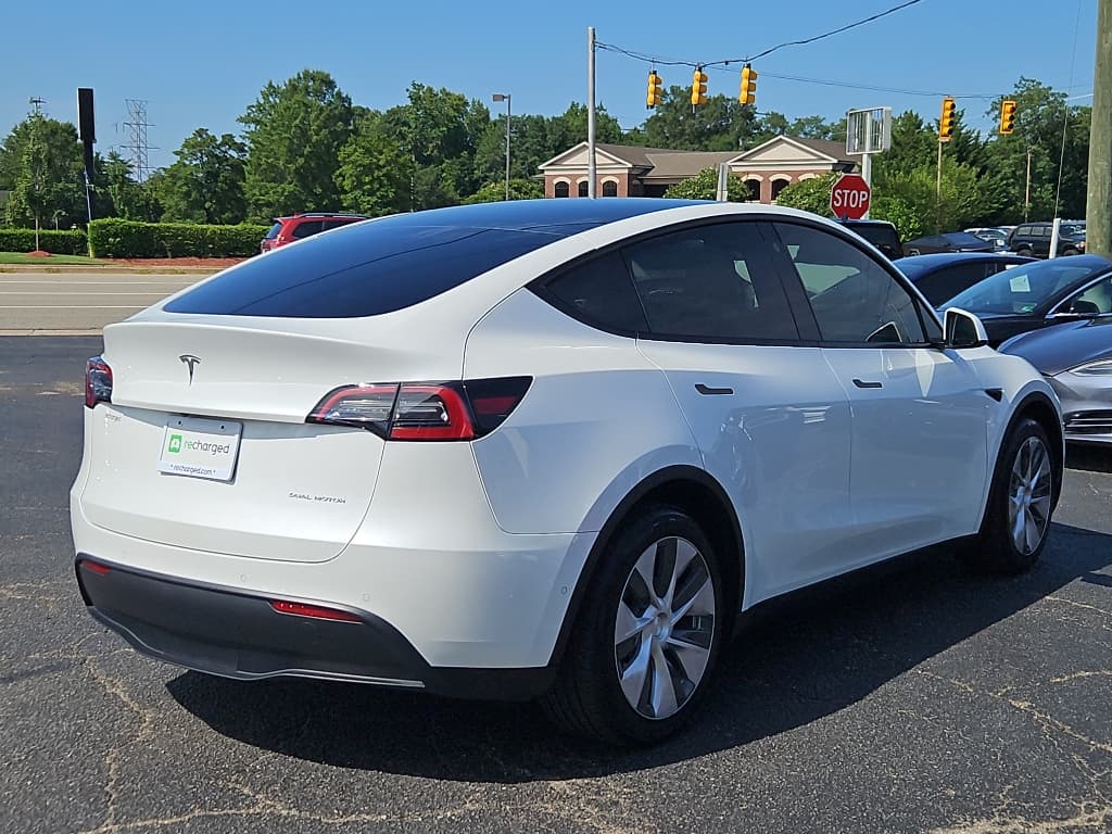 2022 Tesla Model Y view 3