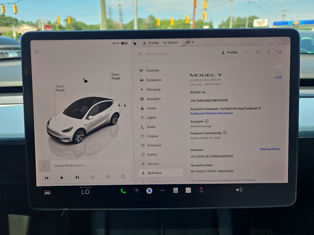2022 Tesla Model Y view 9