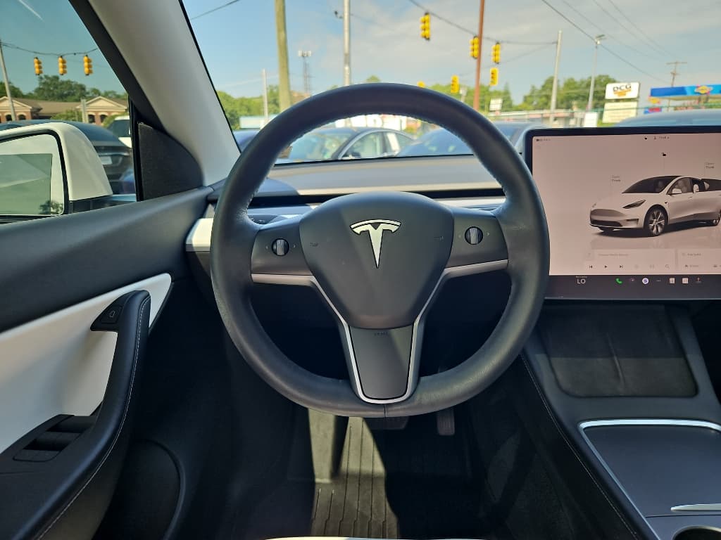 2022 Tesla Model Y view 8