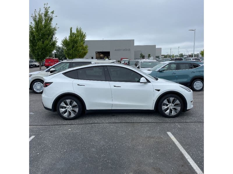 2022 Tesla Model Y view 7