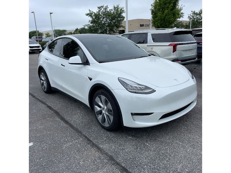 2022 Tesla Model Y view 8